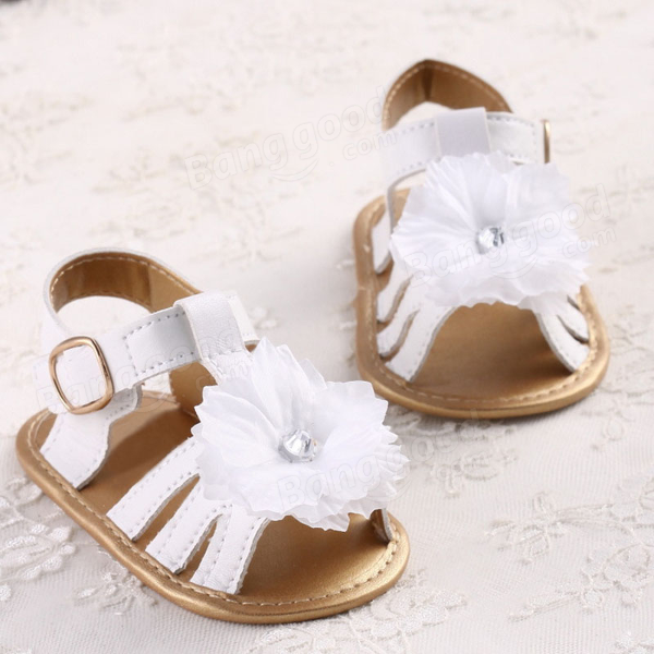 Bébé infantile été fleurs blanches prewalker chaussures à semelle souple