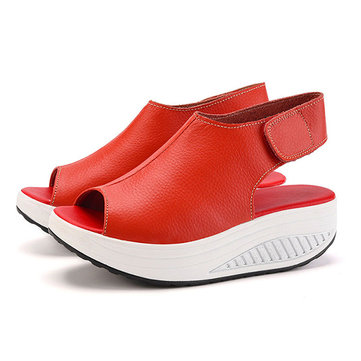 Les femmes d'été coincent sandales outdoor cuir décontractée secouez piscine douce bouche chaussure
