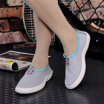 Mesh femmes respirant creux à glisser sur les chaussures de sport occasionnels